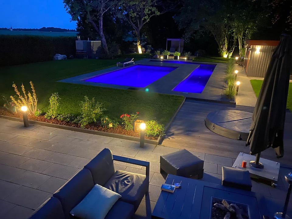 Swimming pool, Swimming pool