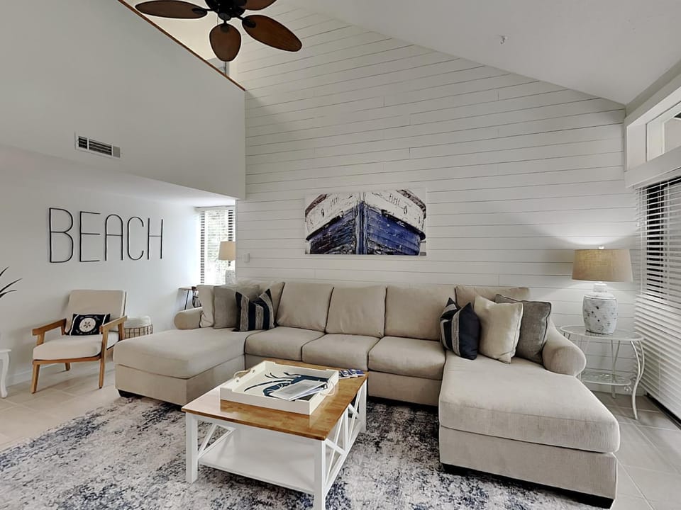 Living room, Seating area, furniture
