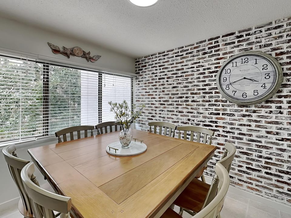 TV and multimedia, Dining area, furniture