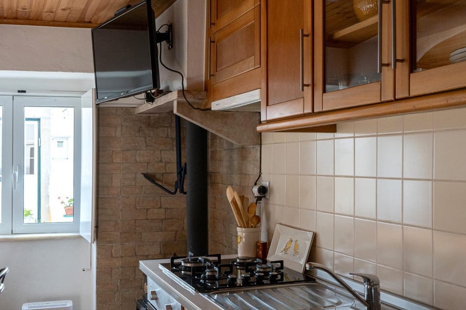 fireplace, kitchen