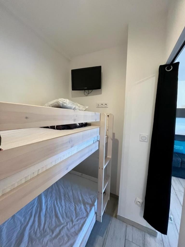 Studio 4 people beach and parking Apartment in Hyères