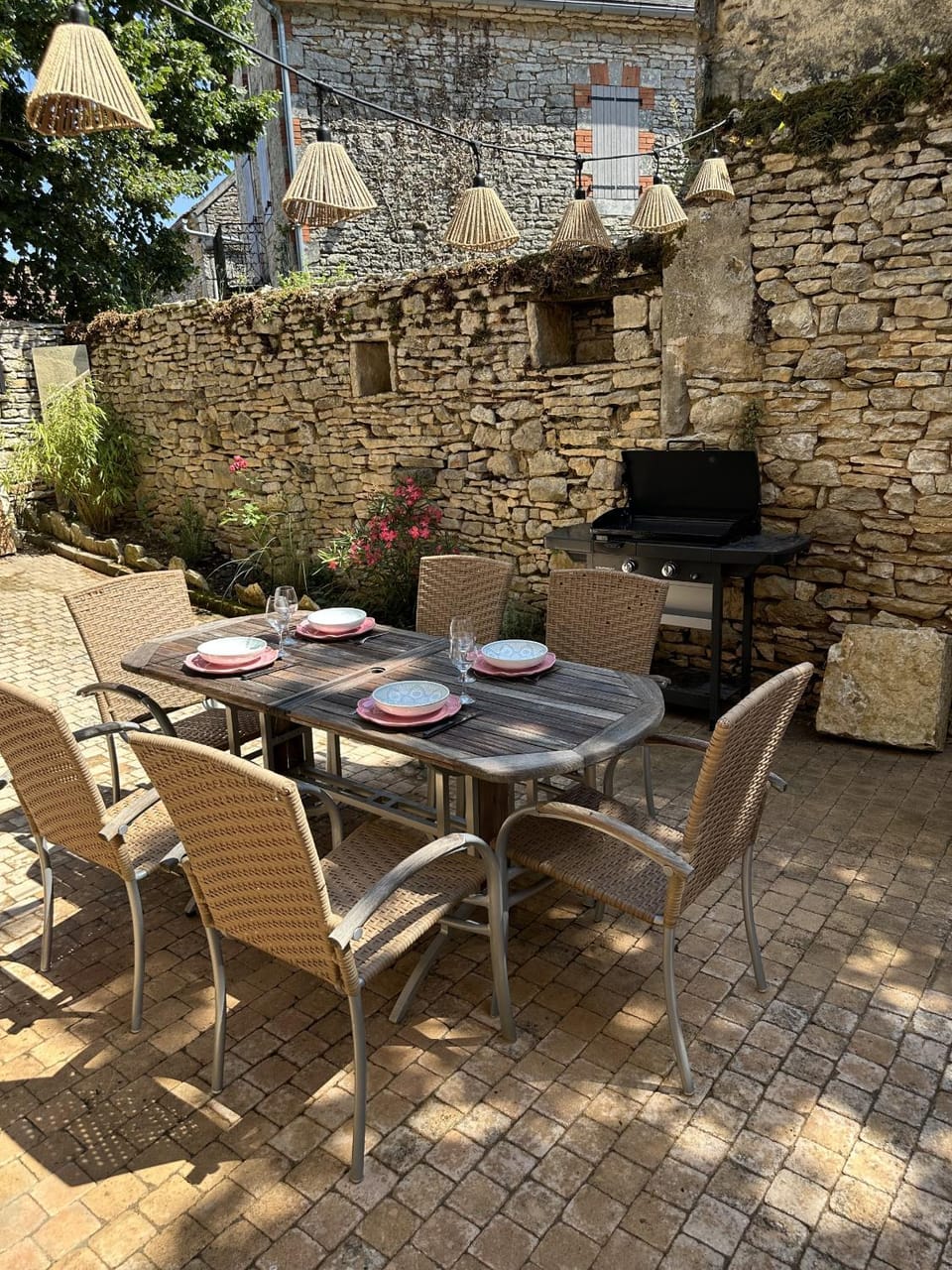Patio, Dining area