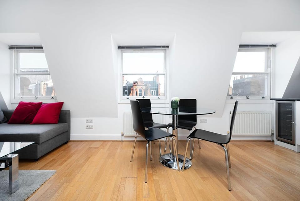 Luxury Marylebone 2 Bed Suite Apartment in City of Westminster