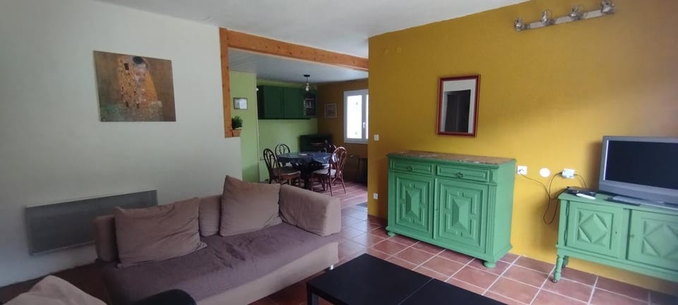 Les Bergeronnettes House in Catalonia