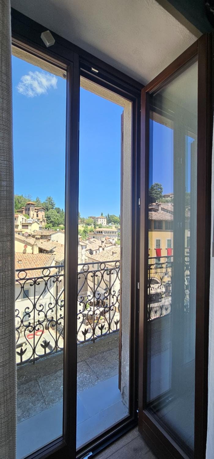 Balcony/Terrace, City view
