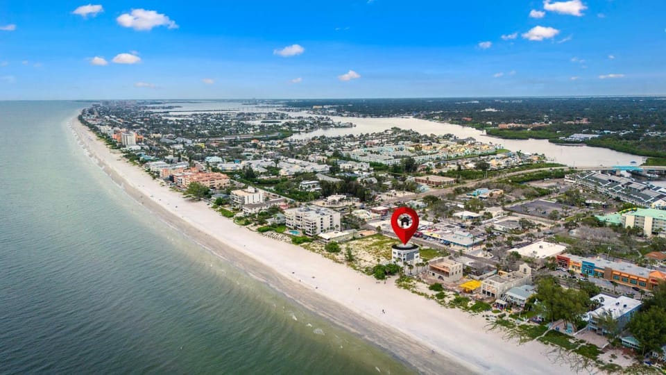 Luxury Family Beachfront Oasis Pool Spa and Views House in Indian Rocks Beach