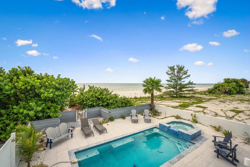 Luxury Family Beachfront Oasis Pool Spa and Views House in Indian Rocks Beach