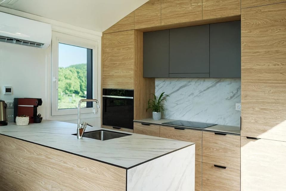Kitchen or kitchenette