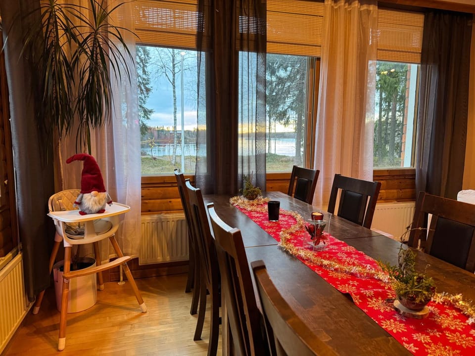 Living room, Food and drinks, Banquet/Function facilities, Seating area, Dining area, Food