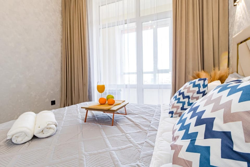 Photo of the whole room, towels