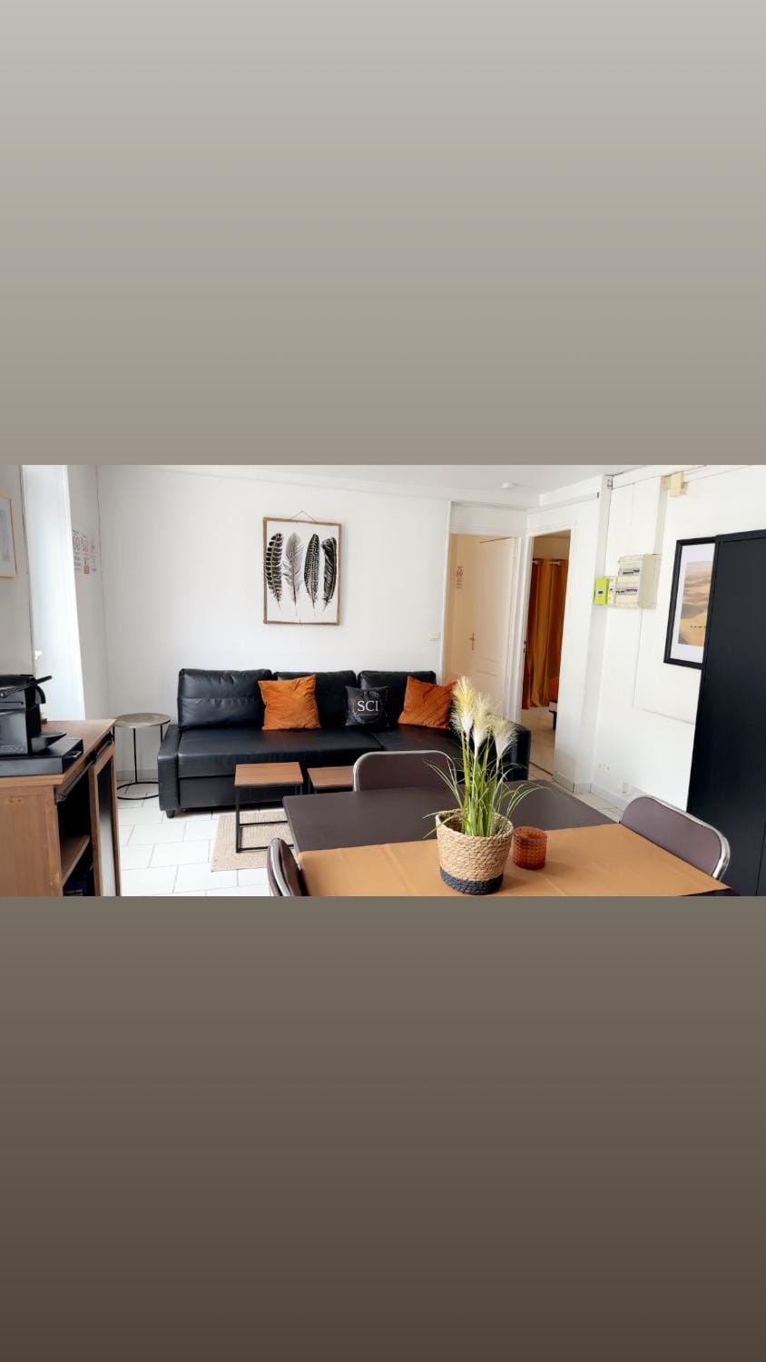 Communal lounge/ TV room