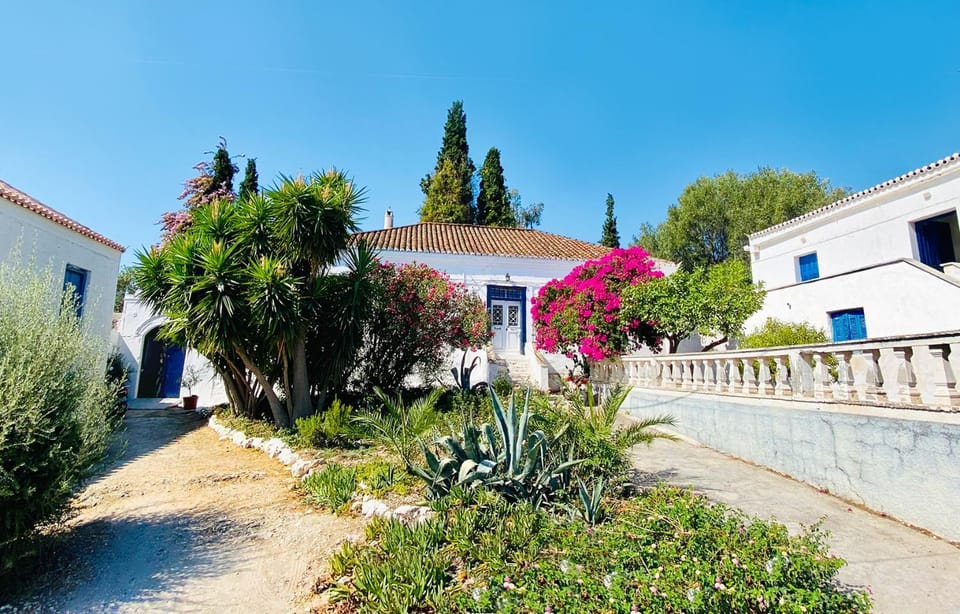 Ino Villas Spetses InΩ Villa in Spetses