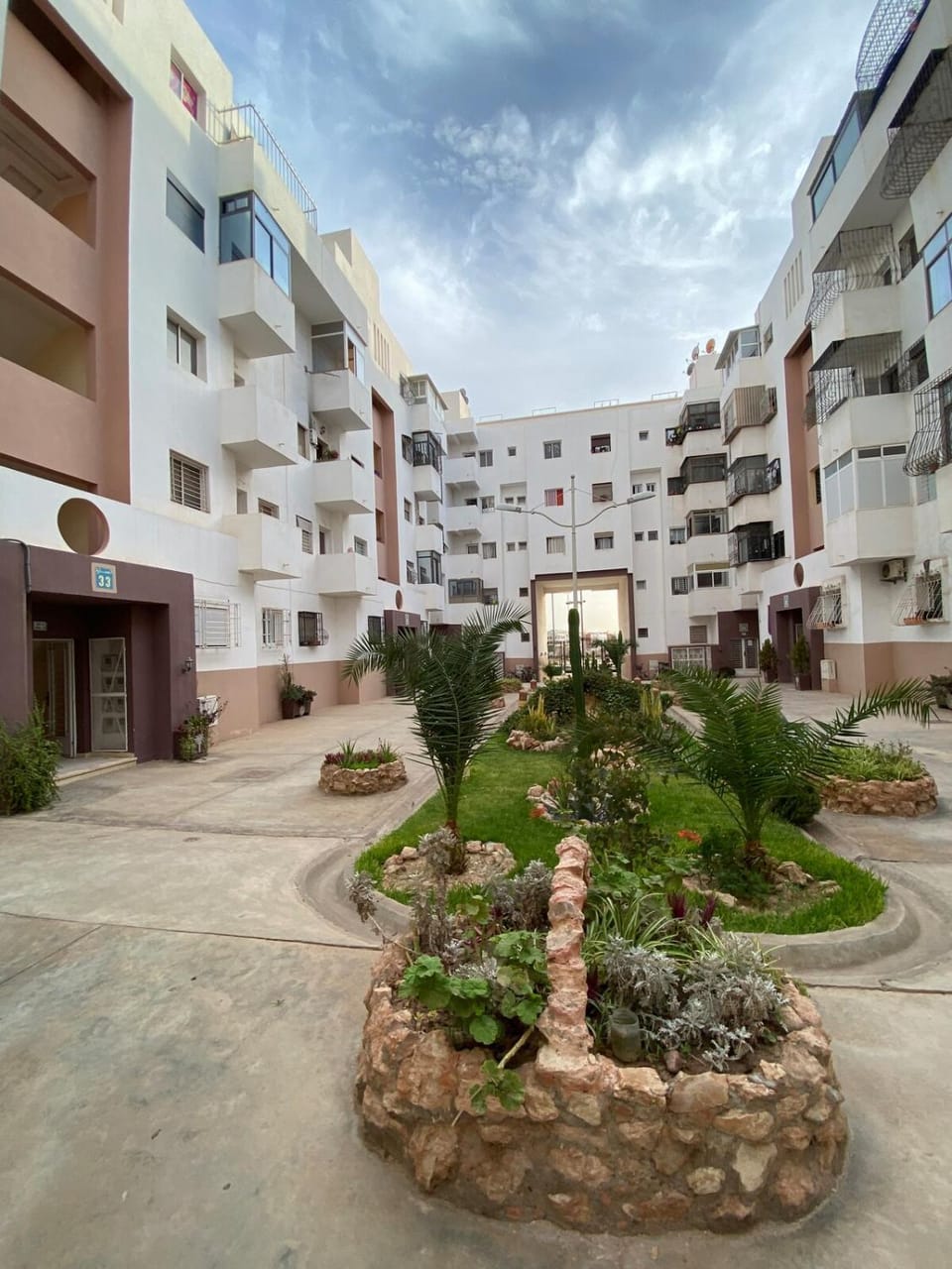 Property building, Neighbourhood