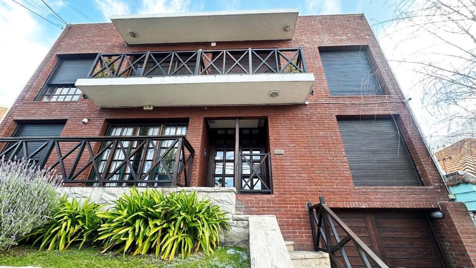 Property building, Facade/entrance, Off site