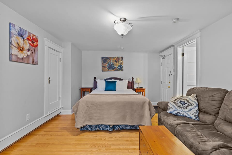 Modern Manor Studio WiFi Parking Apartment hotel in St Johns