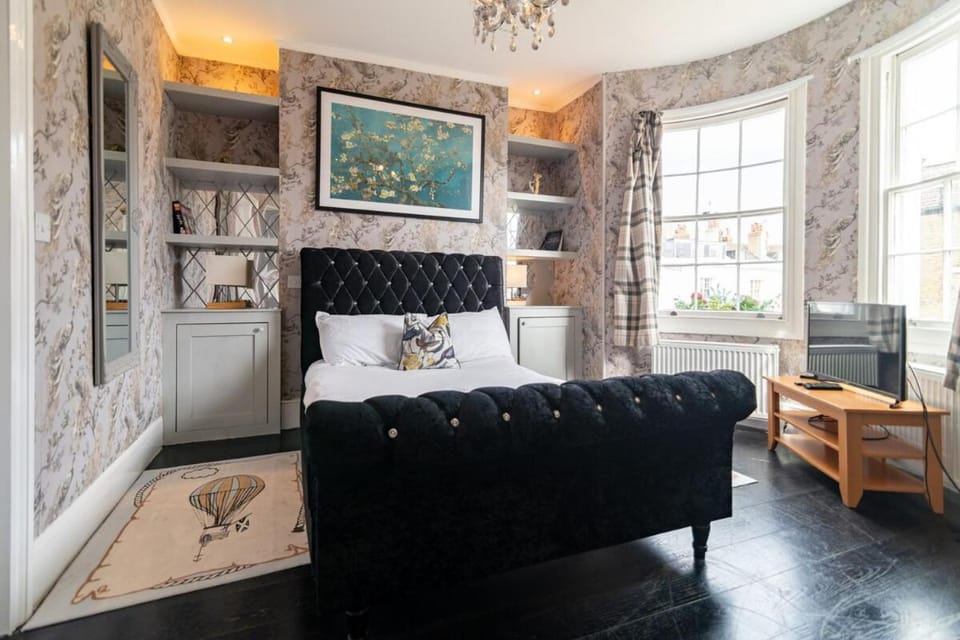 Bed, Bedroom