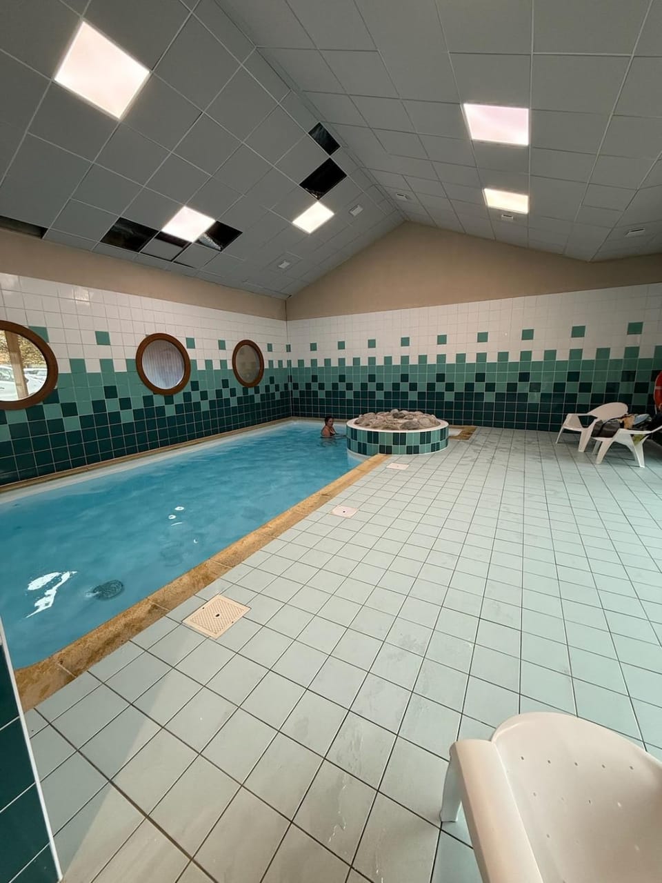 Swimming pool, Swimming pool