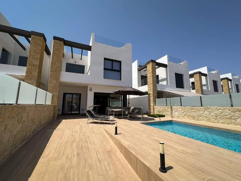 Modern Villa with Private & Community pool House in Vega Baja del Segura