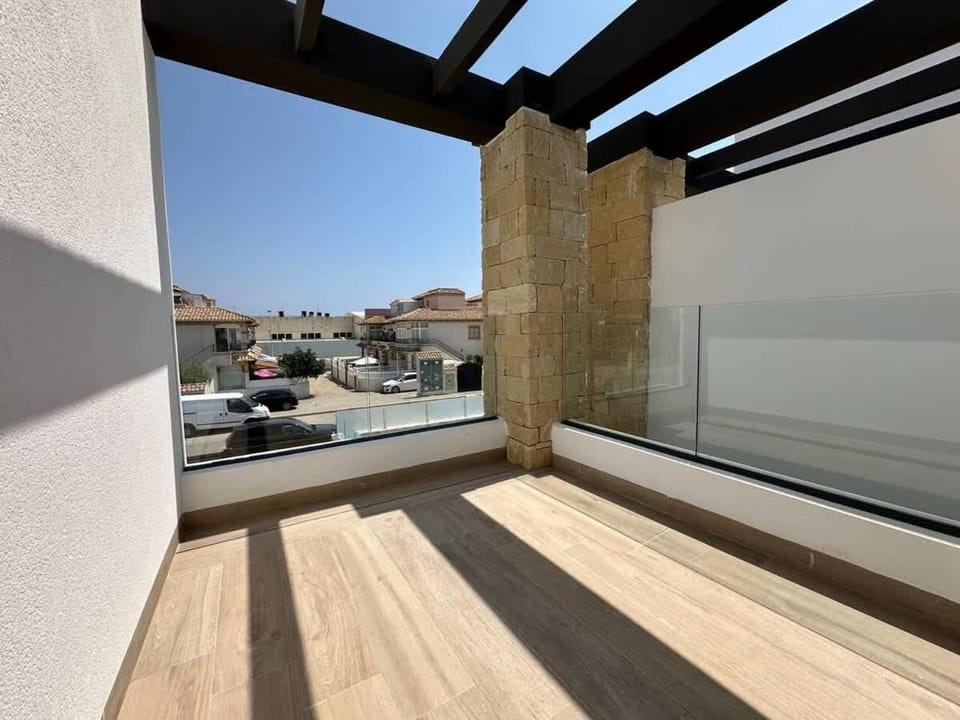 Modern Villa with Private & Community pool House in Vega Baja del Segura