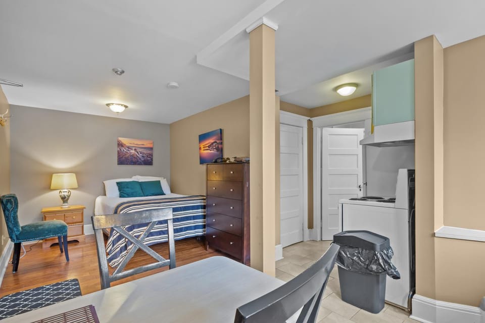Chic Midstream Studio WiFi Parking Apartment hotel in St Johns