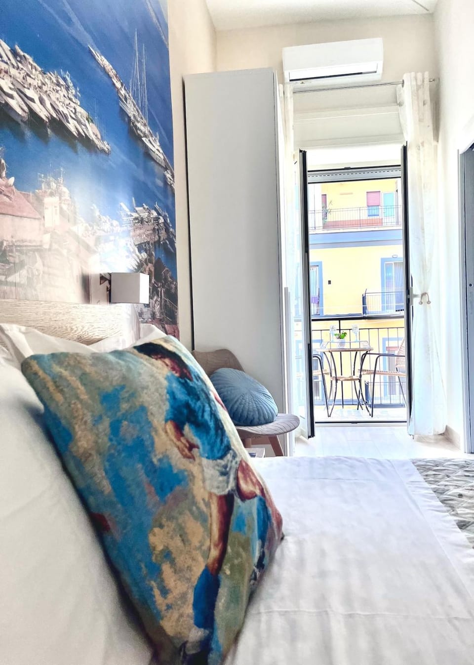 Bed, Bedroom, air conditioner