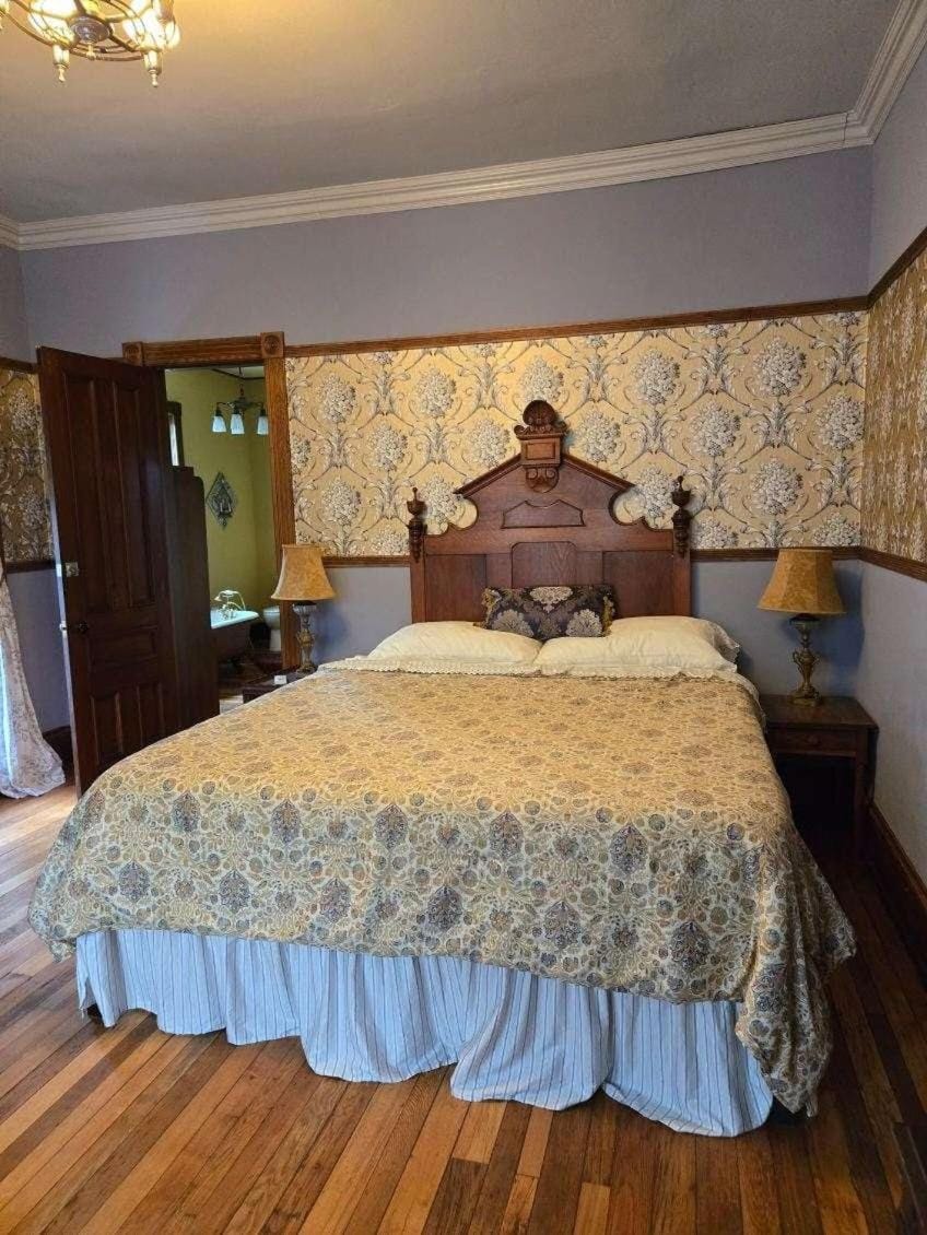 Bed, Bedroom