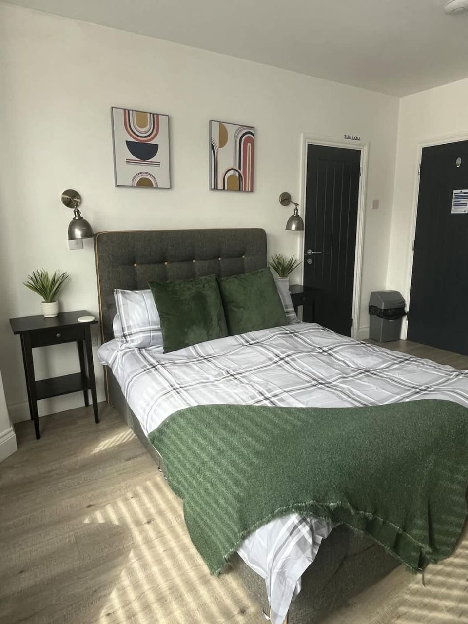 Bed, Living room, Bedroom