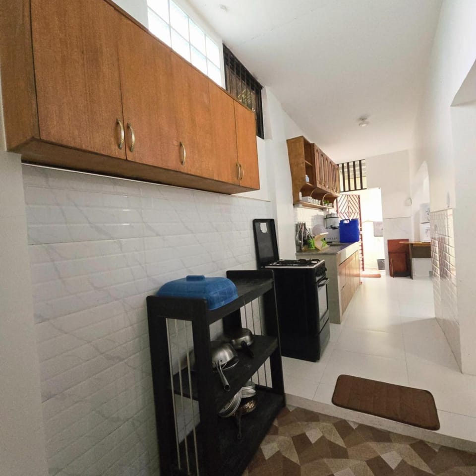4BR Villa with Private Pool & Roof deck Bed and Breakfast in Tagaytay
