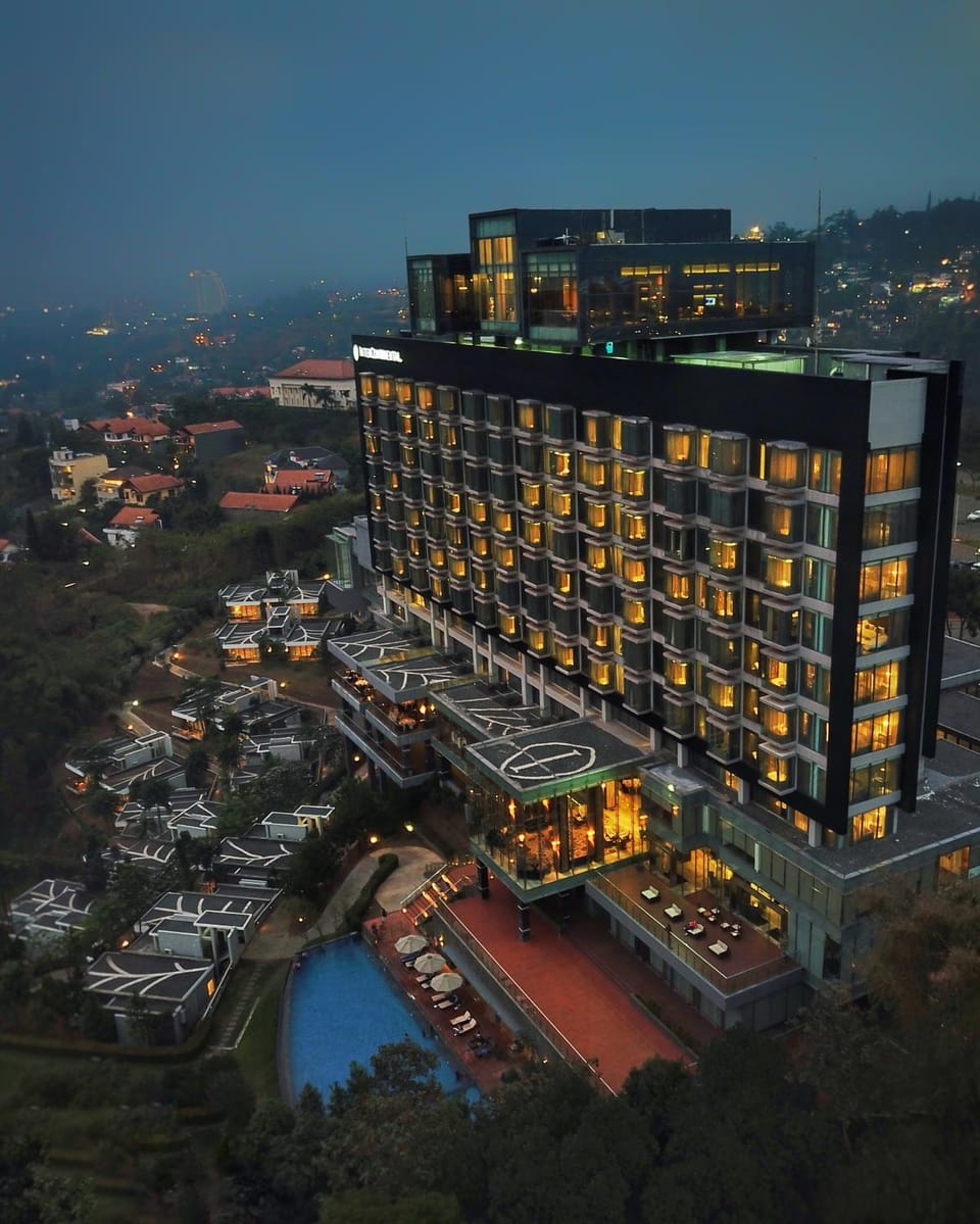Night, Bird's eye view