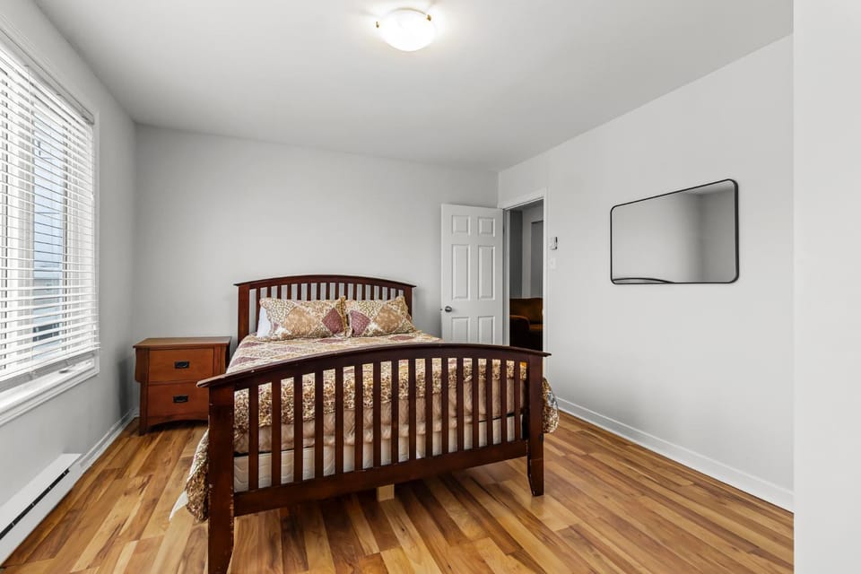 Bright 2BR Loft WiFi Parking Apartment hotel in St Johns