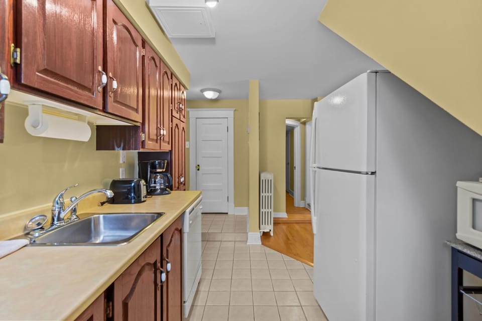 Midstream Loft 2BR Parking W&D Apartment hotel in St Johns