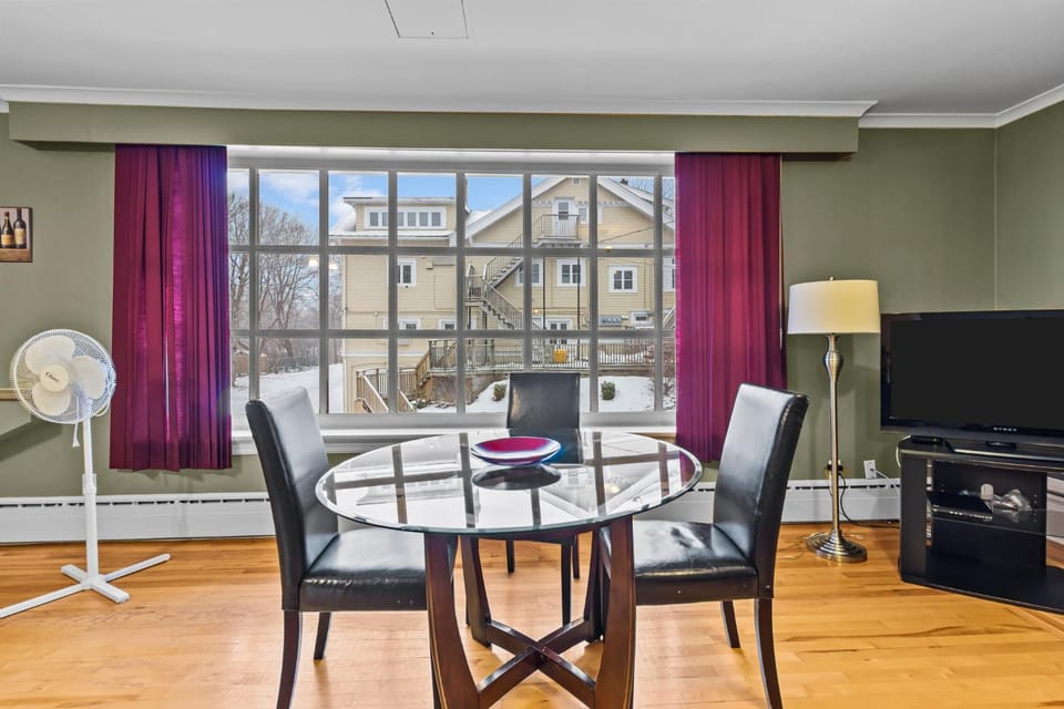 Midstream Flat 2BR Wi-Fi Parking Apartment hotel in St Johns