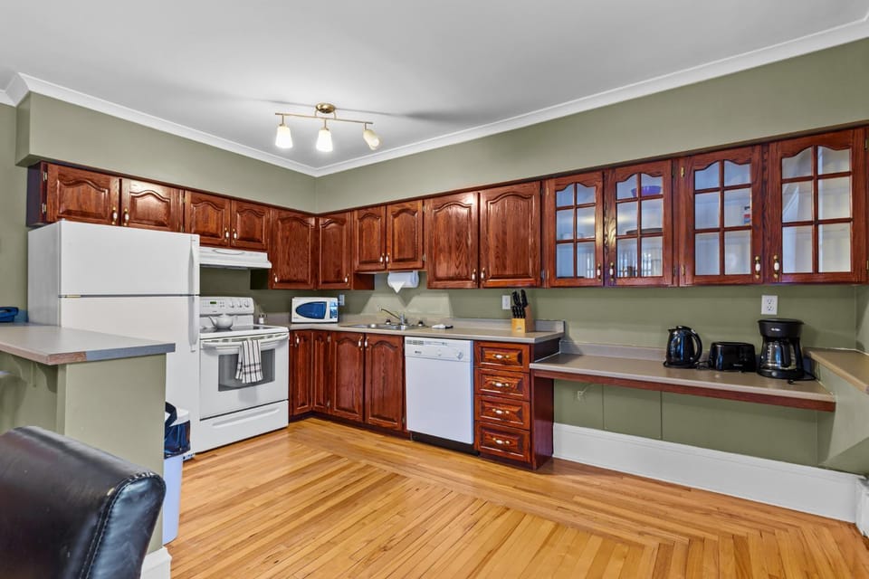 Midstream Flat 2BR Wi-Fi Parking Apartment hotel in St Johns
