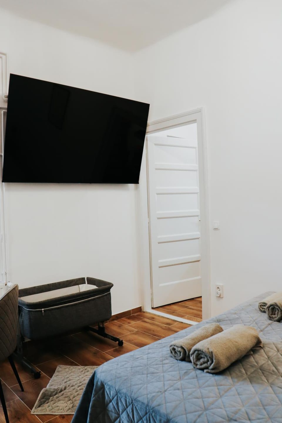 Evening entertainment, Bedroom