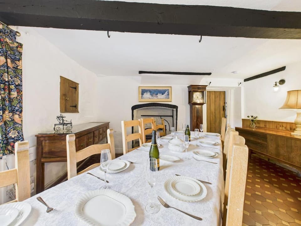 Mainstone House by Signature Stays - Luxury Retreat - HotTub House in Malvern Hills District