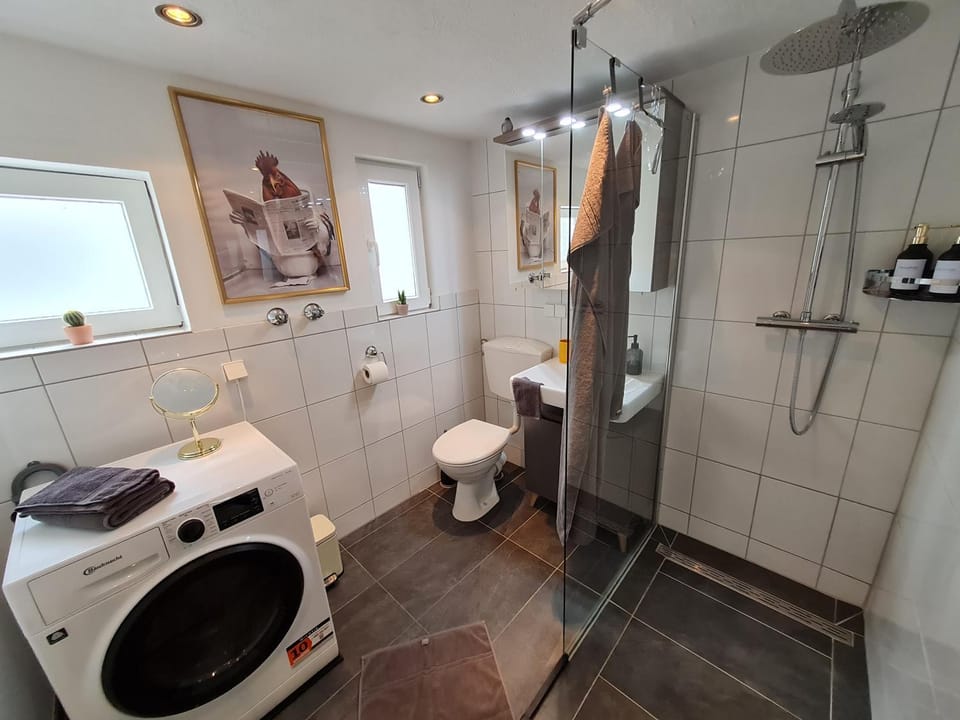Shower, Toilet, Bathroom, towels, towels