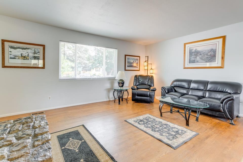 Aurora Medical Hub Rental: < 1 Mi to Hospitals House in Aurora