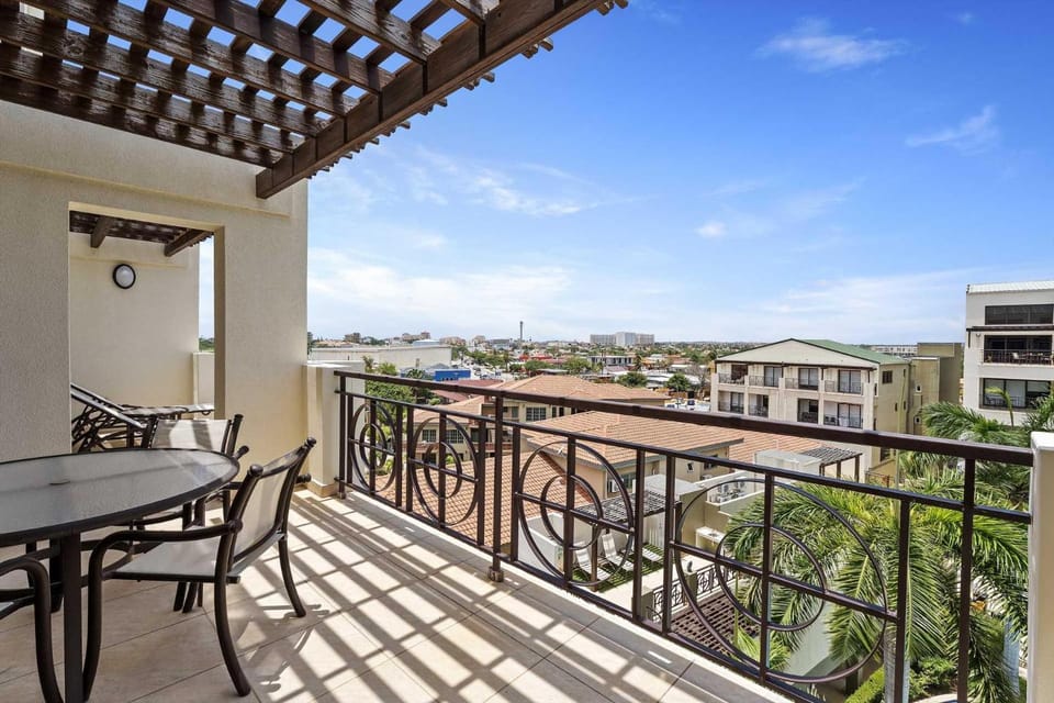 PC517-Pool View-Perfect for families or group-Close to Palm Beach-3BR House in Noord