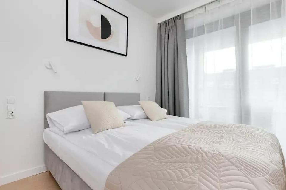 Bed, Living room, Photo of the whole room