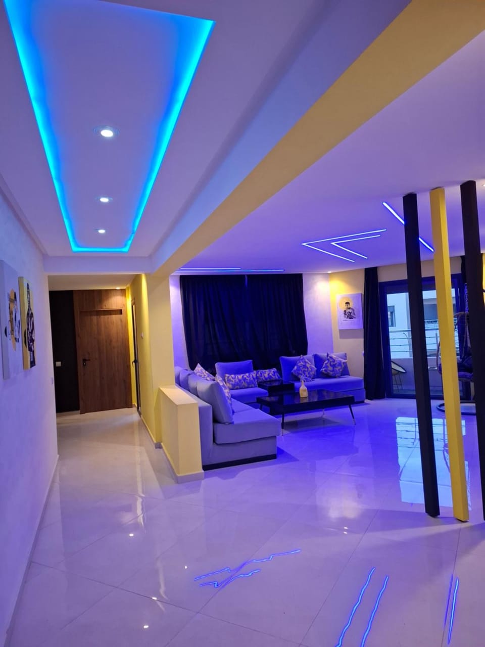 Living room, Seating area
