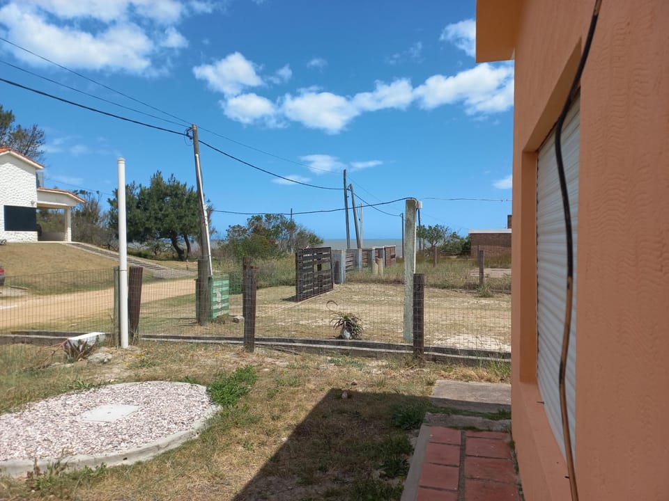 Facade/entrance, Sea view