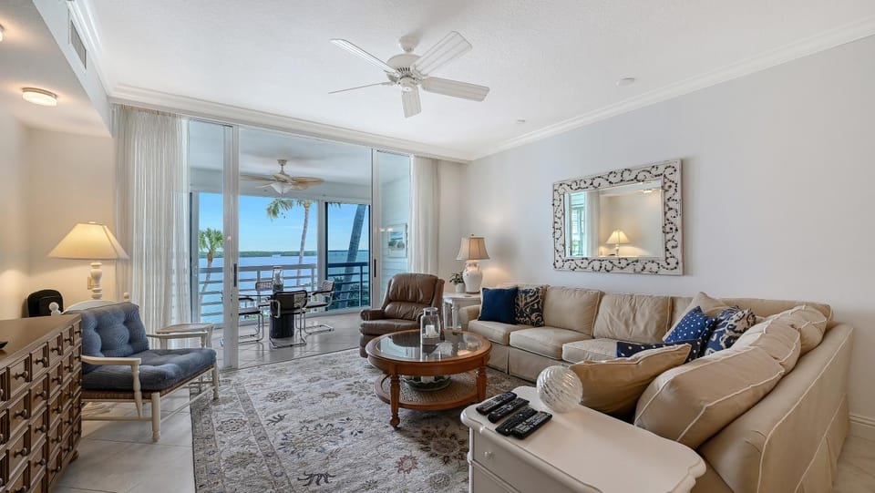 HVC 203 Spa Pool on Longboat Key Apartment in Longboat Key