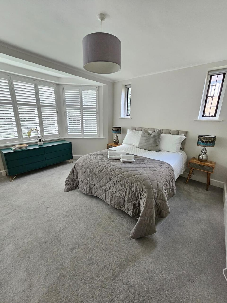 Bright & Modern 2 Bed Flat in South London Apartment in Croydon