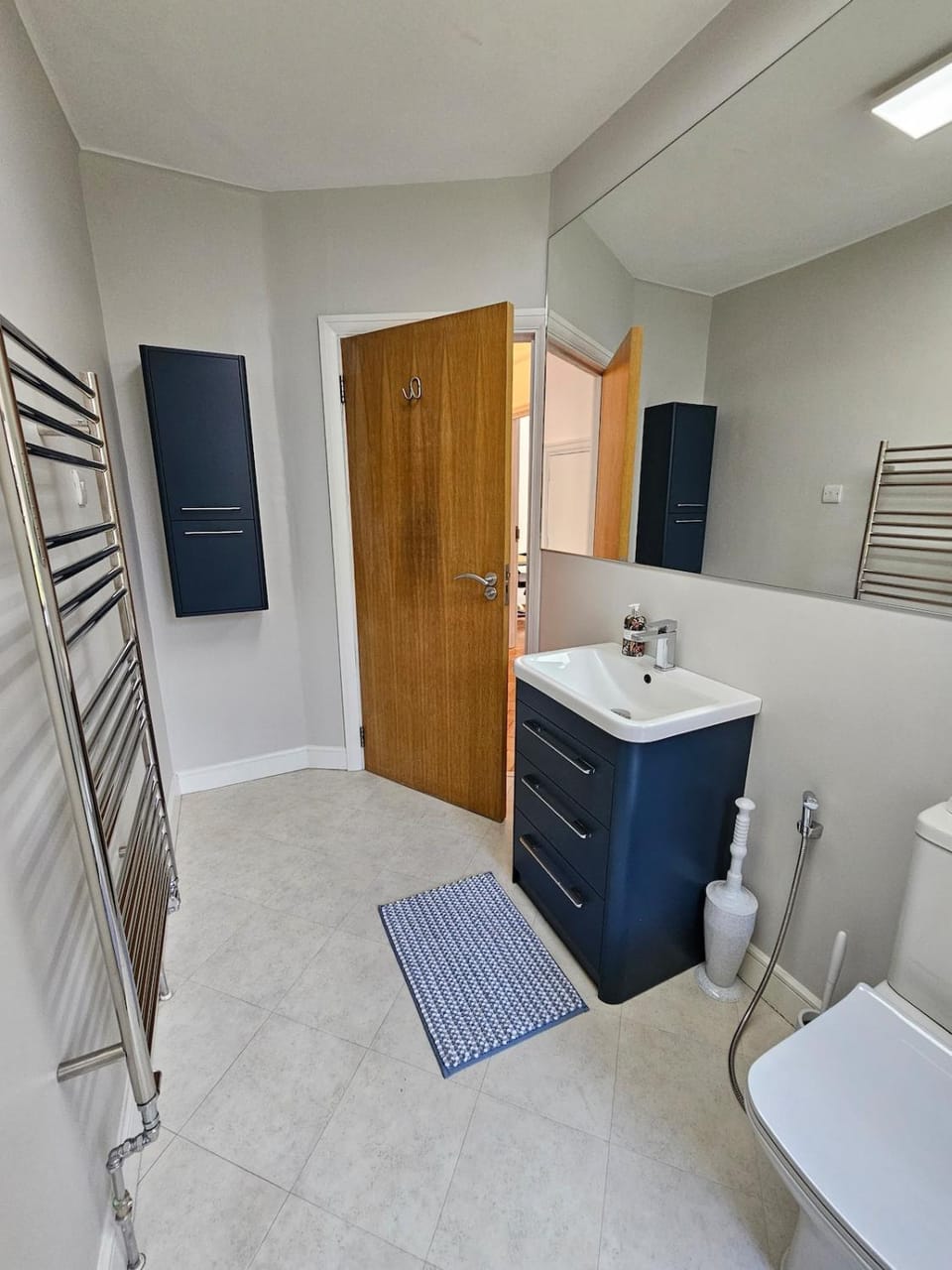 Bright & Modern 2 Bed Flat in South London Apartment in Croydon