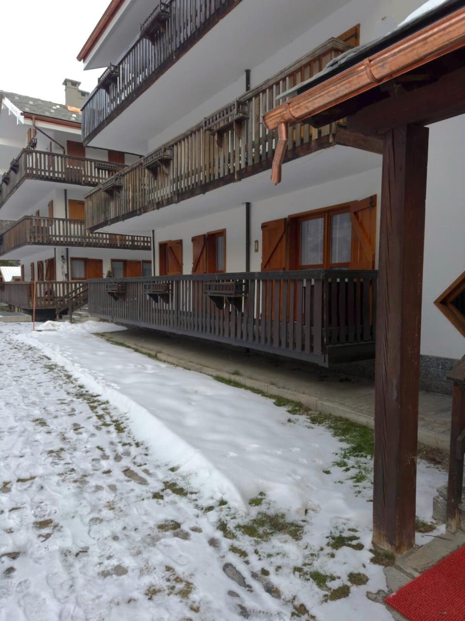 Property building, Day, Neighbourhood, Winter