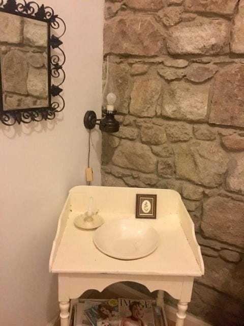 Restored 300yr old thatched cottage Tigh na Rí Rua House in Wicklow, Co. Wicklow, Ireland
