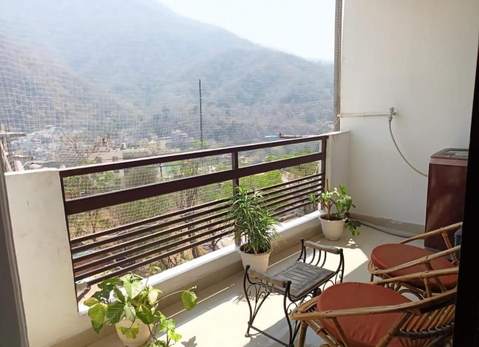 Tapovan Stay Near Ganga & Cafés by Jabula Getaways Apartment in Rishikesh