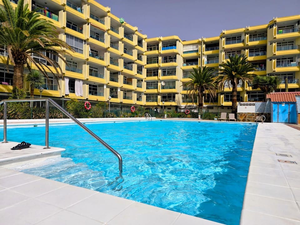 Property building, Swimming pool, Swimming pool