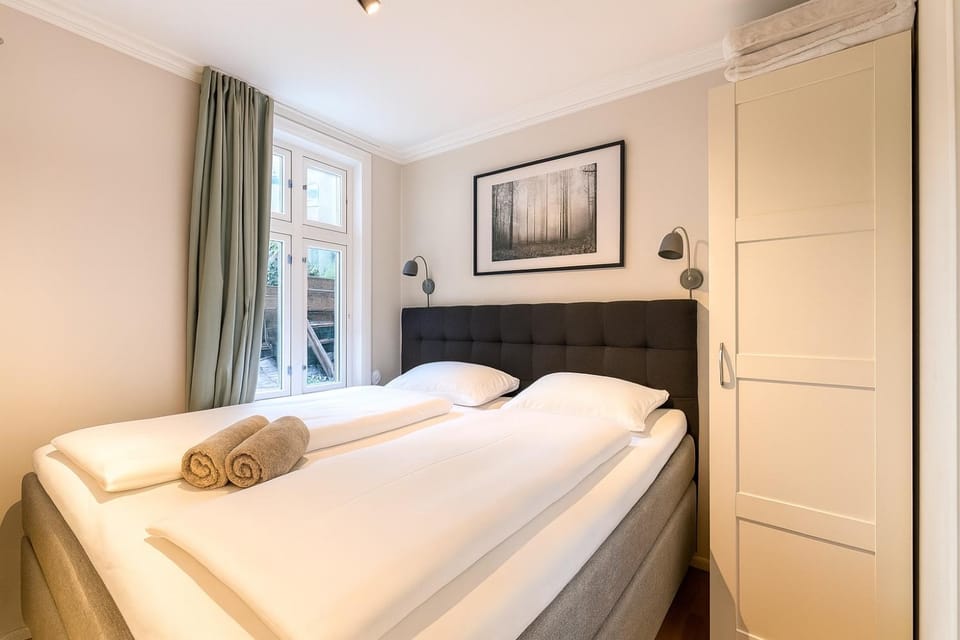 Bed, Bedroom, wardrobe