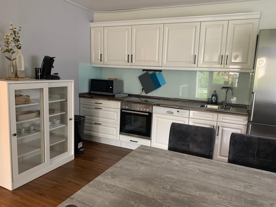 Coffee/tea facilities, kitchen